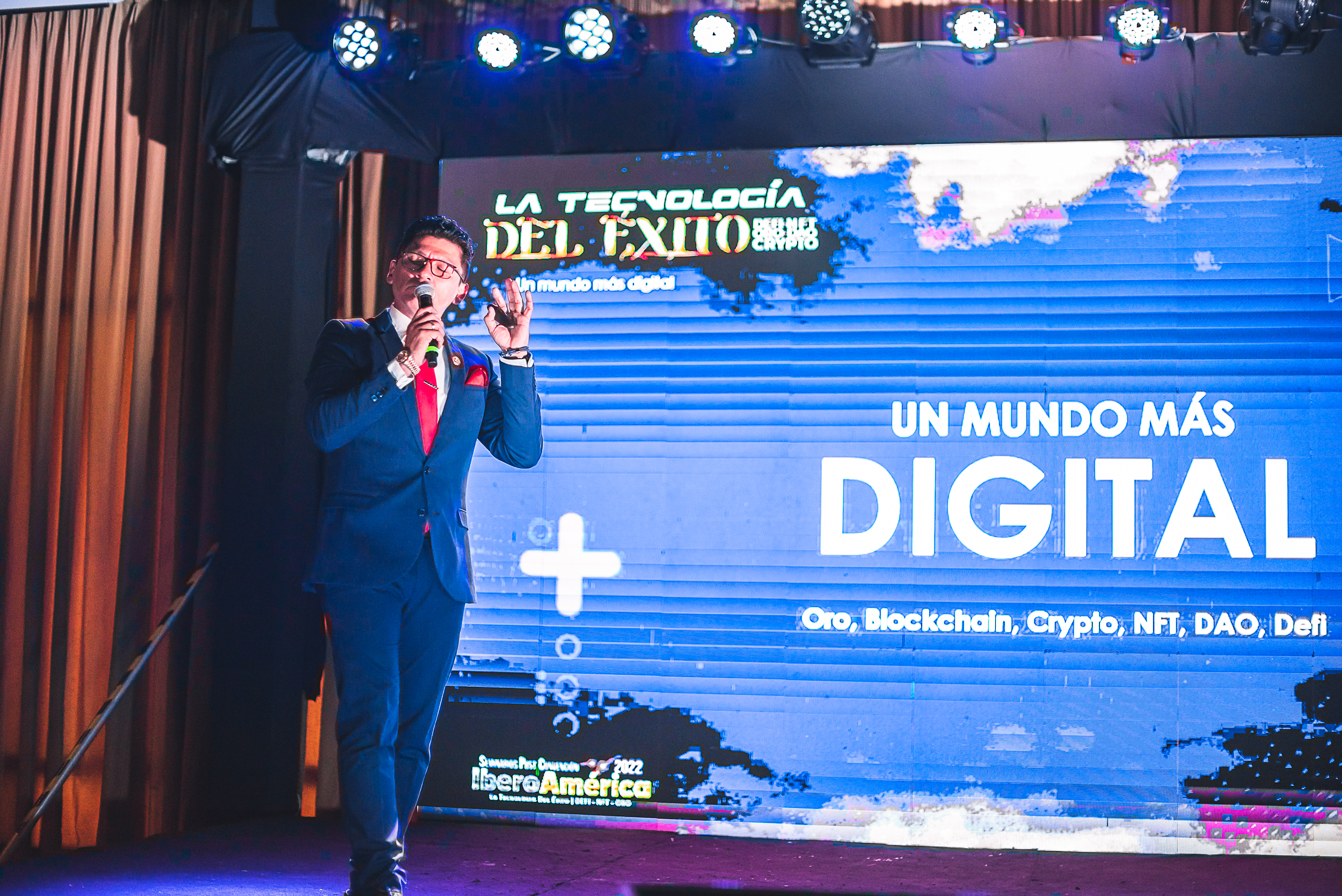 Conferencia empresarial sobre tecnología y transformación digital